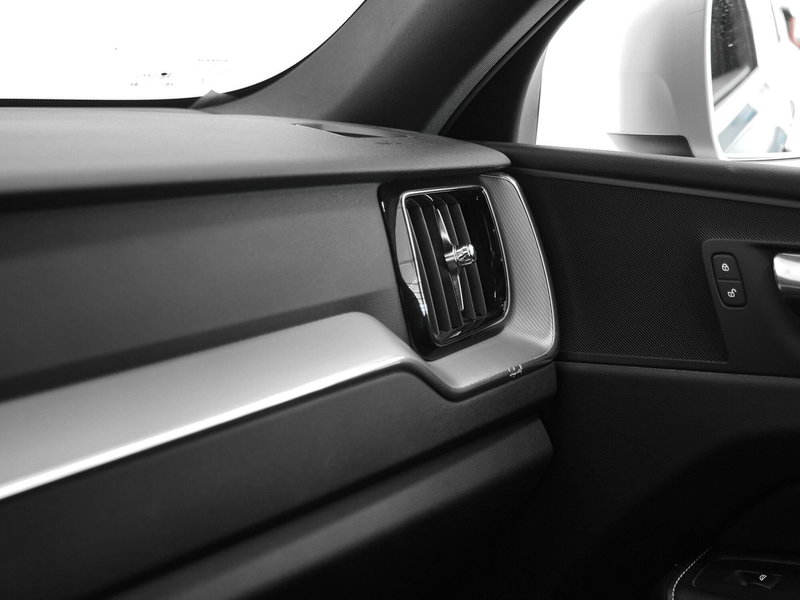 Volvo XC60 usata a Prato (16)