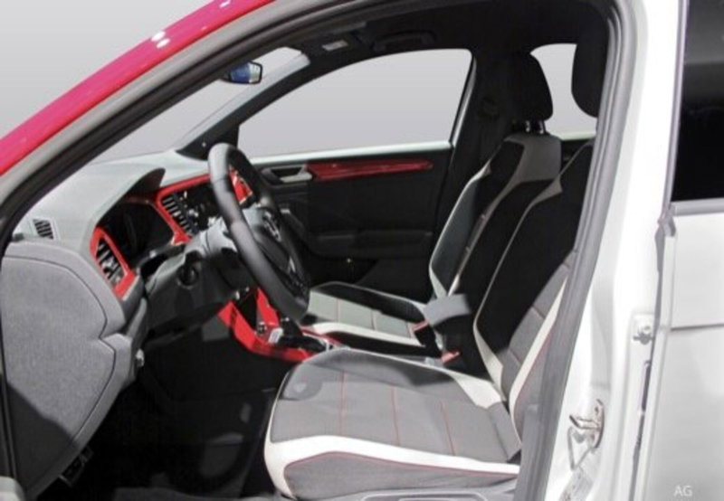 Volkswagen T-Roc usata a Caserta (16)