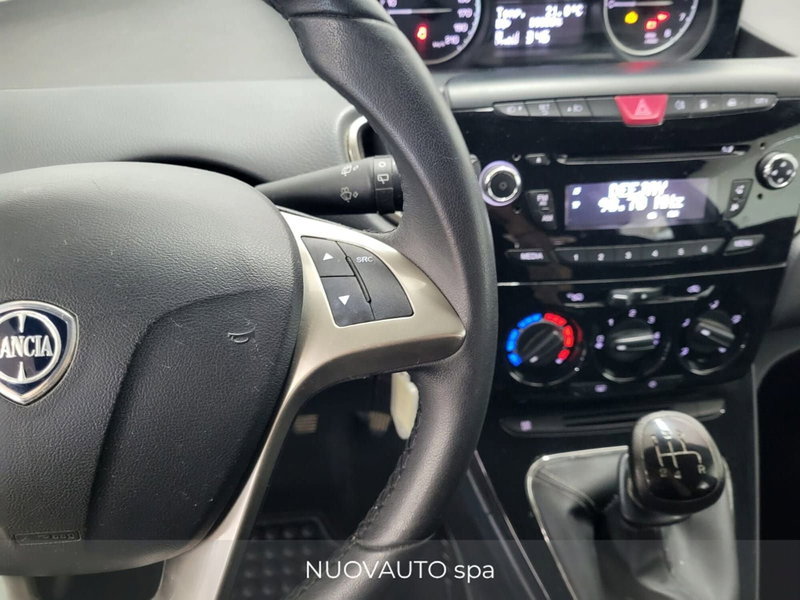 Lancia Ypsilon usata a Arezzo (11)