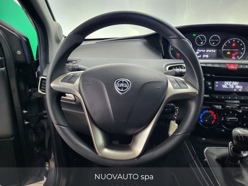 Lancia Ypsilon usata a Arezzo (9)
