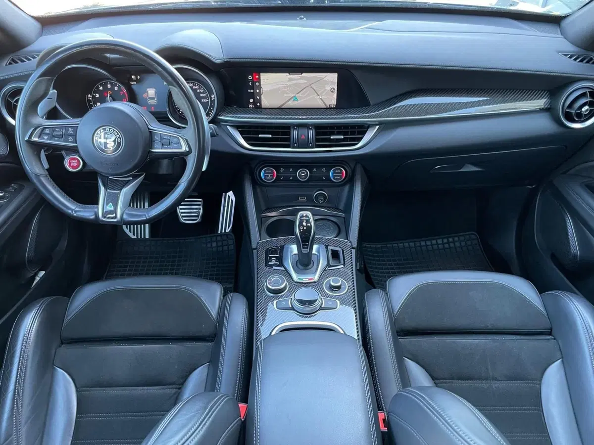 Alfa Romeo Stelvio usata a Ancona (10)