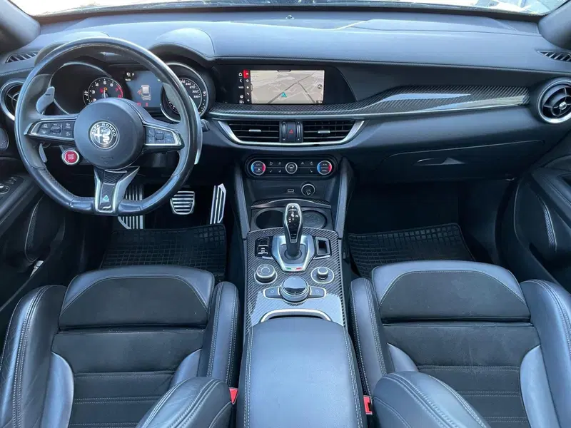 Alfa Romeo Stelvio usata a Ancona (10)