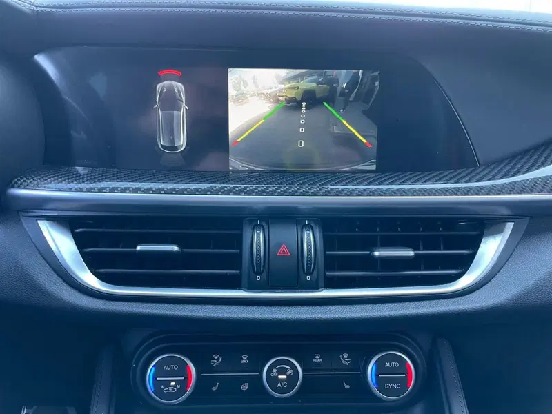 Alfa Romeo Stelvio usata a Ancona (14)