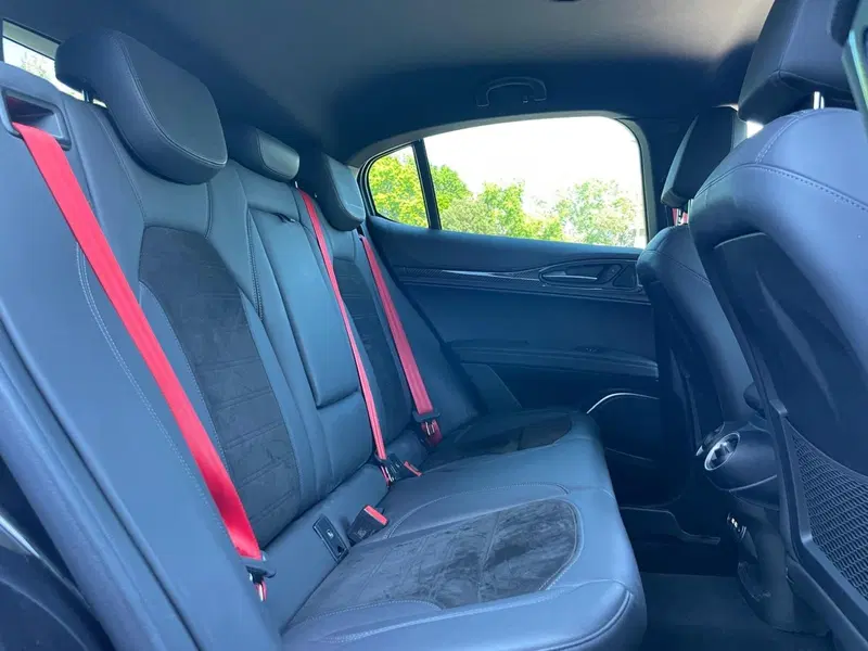 Alfa Romeo Stelvio usata a Ancona (17)