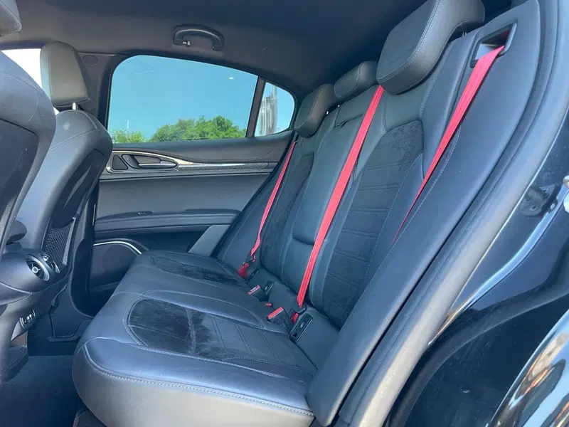 Alfa Romeo Stelvio usata a Ancona (18)