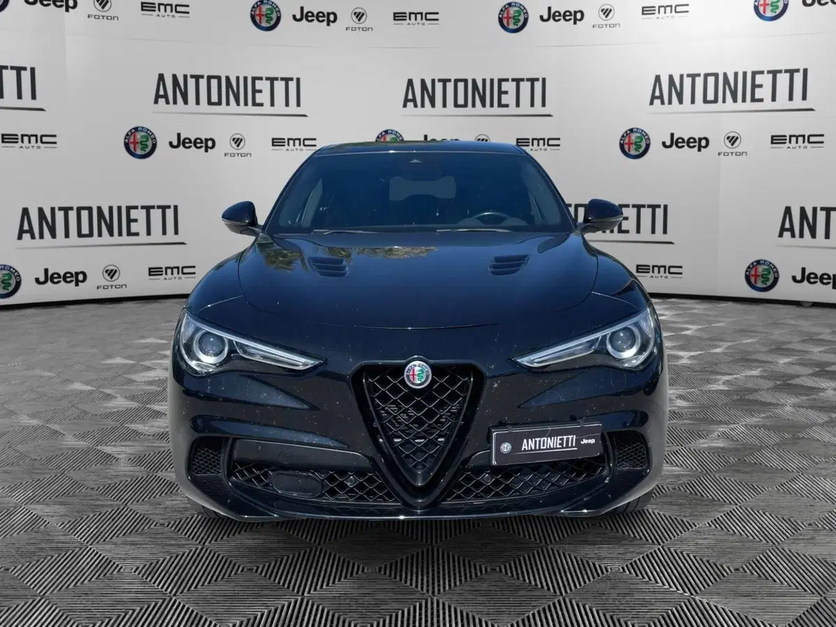 Alfa Romeo Stelvio usata a Ancona (2)