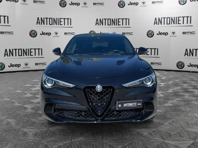 Alfa Romeo Stelvio usata a Ancona (2)
