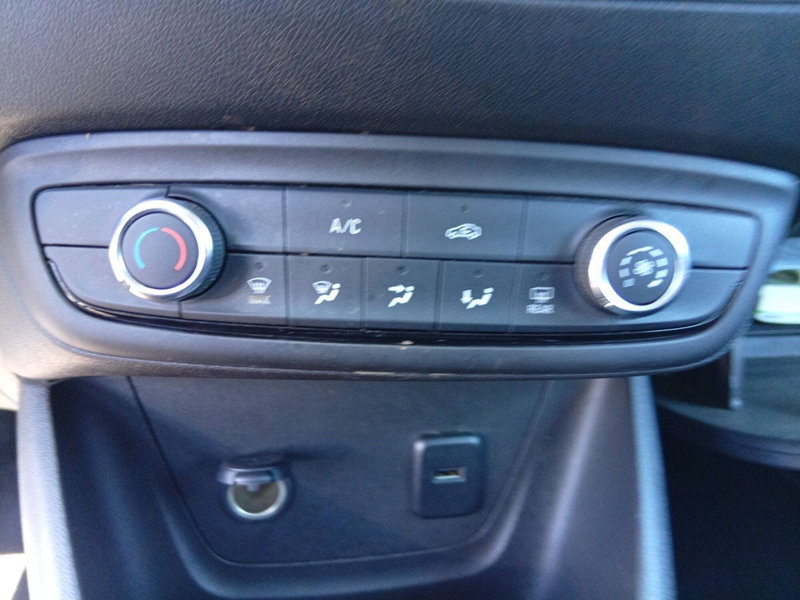 Opel Crossland usata a Catania (15)