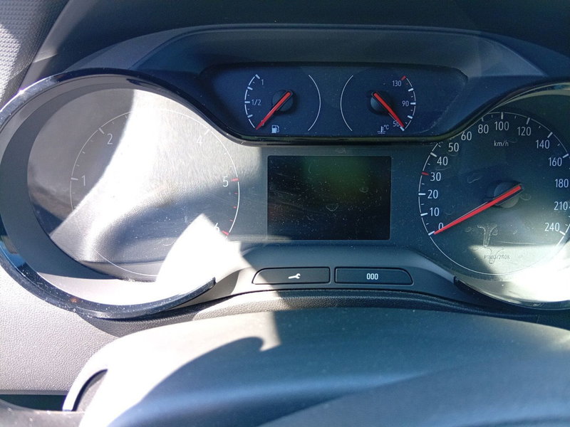 Opel Crossland X usata a Catania (14)