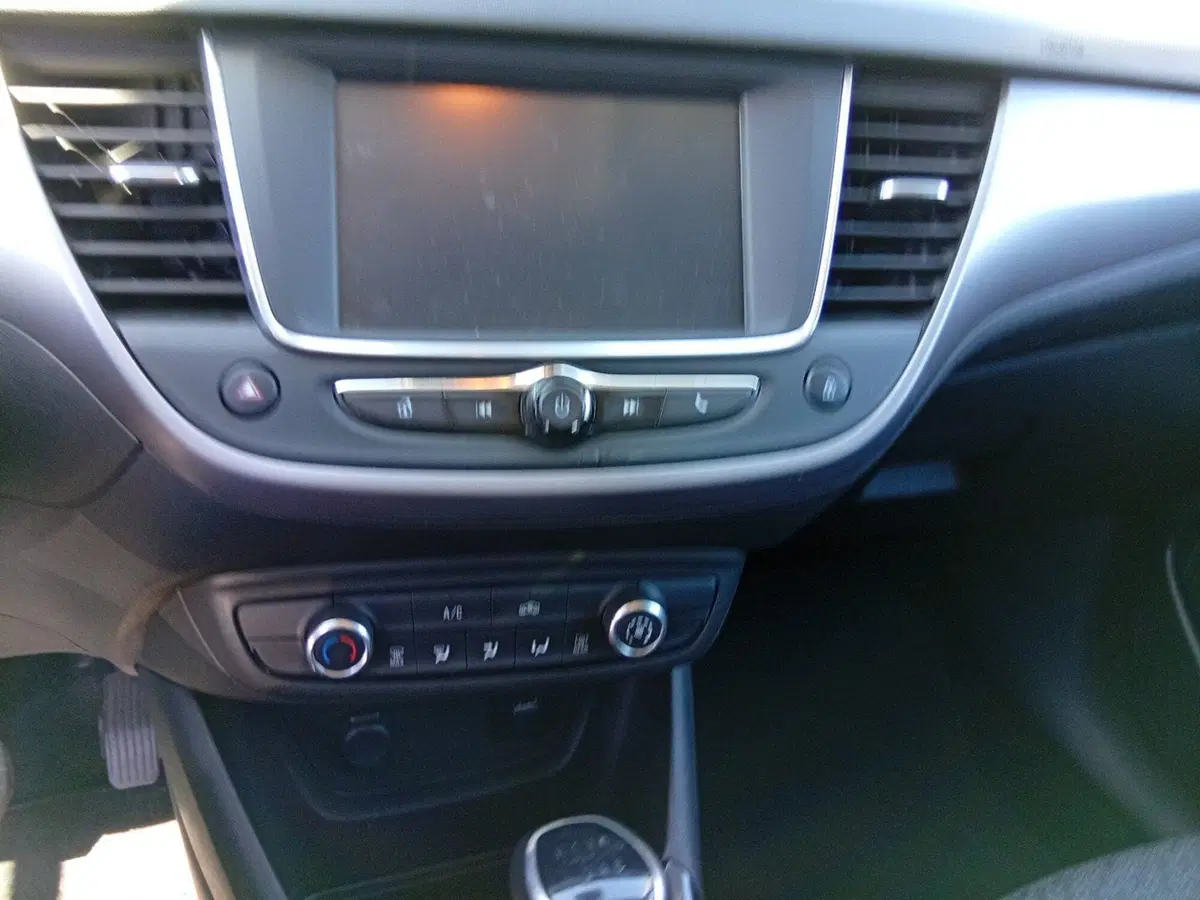 Opel Crossland X usata a Catania (15)