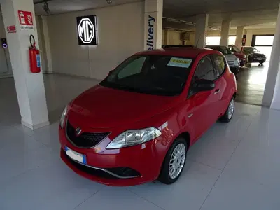 Lancia Ypsilon 1.2 69 CV 5 porte GPL Ecochic Silver del 2016 usata a Altopascio