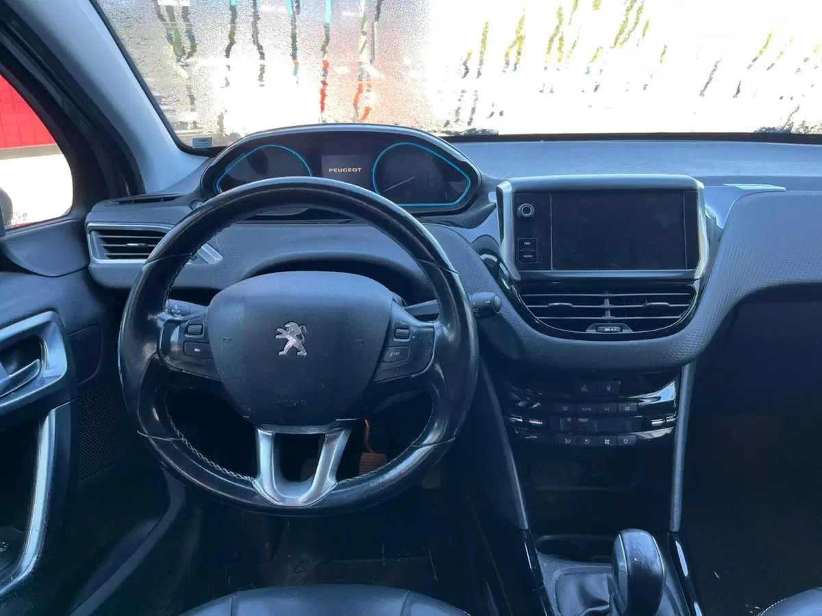Peugeot 2008 usata a Lucca (10)