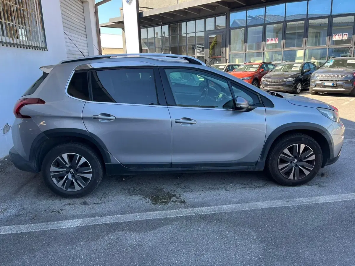 Peugeot 2008 usata a Lucca (4)