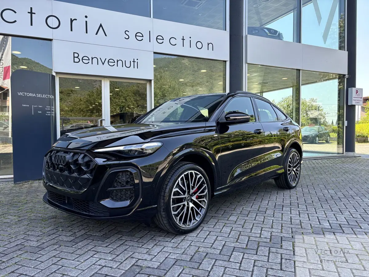 Audi Q5 Sportback nuova a Brescia (2)