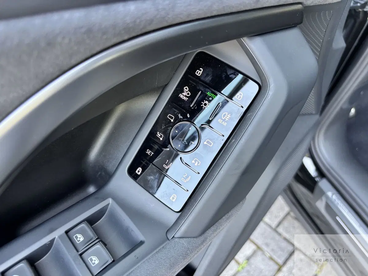 Audi Q5 Sportback nuova a Brescia (8)