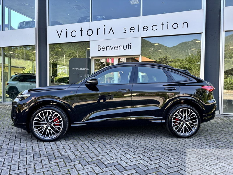 Audi Q5 Sportback nuova a Brescia (3)