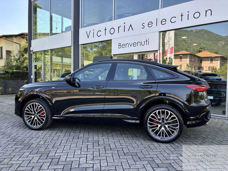 Audi Q5 Sportback nuova a Brescia (4)