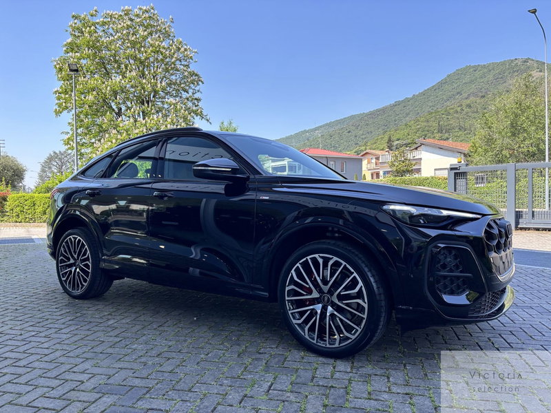 Audi Q5 Sportback nuova a Brescia (6)