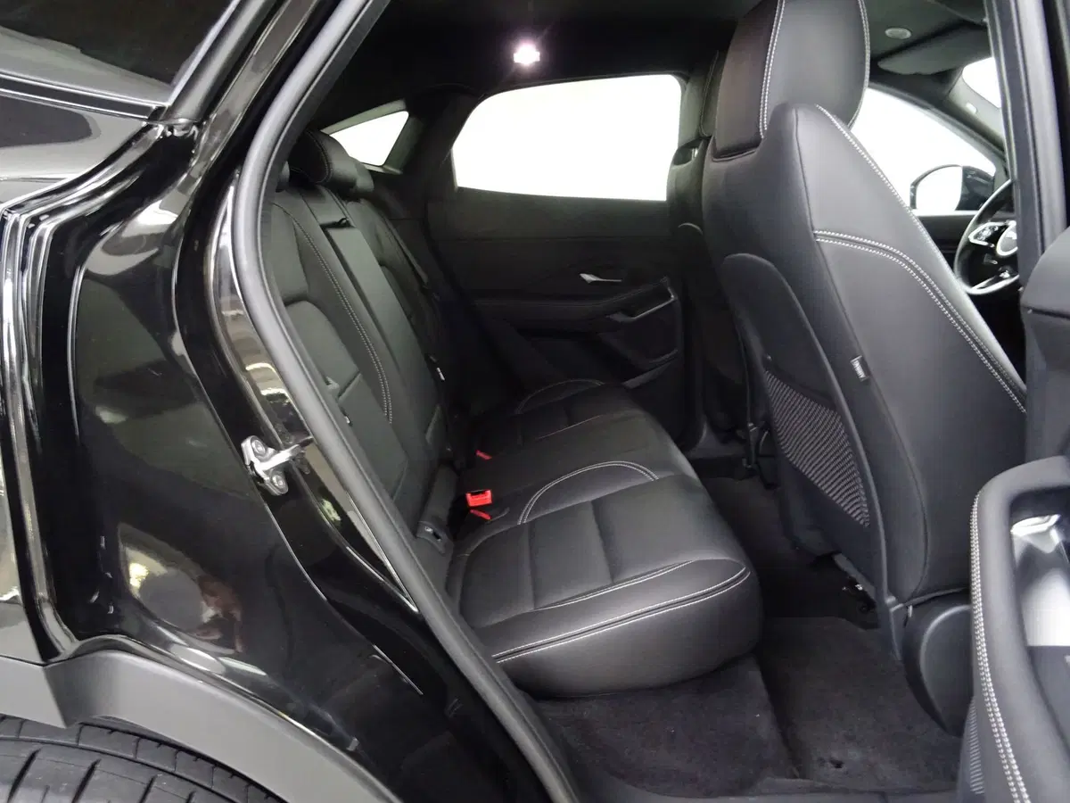 Jaguar E-Pace usata a Como (5)