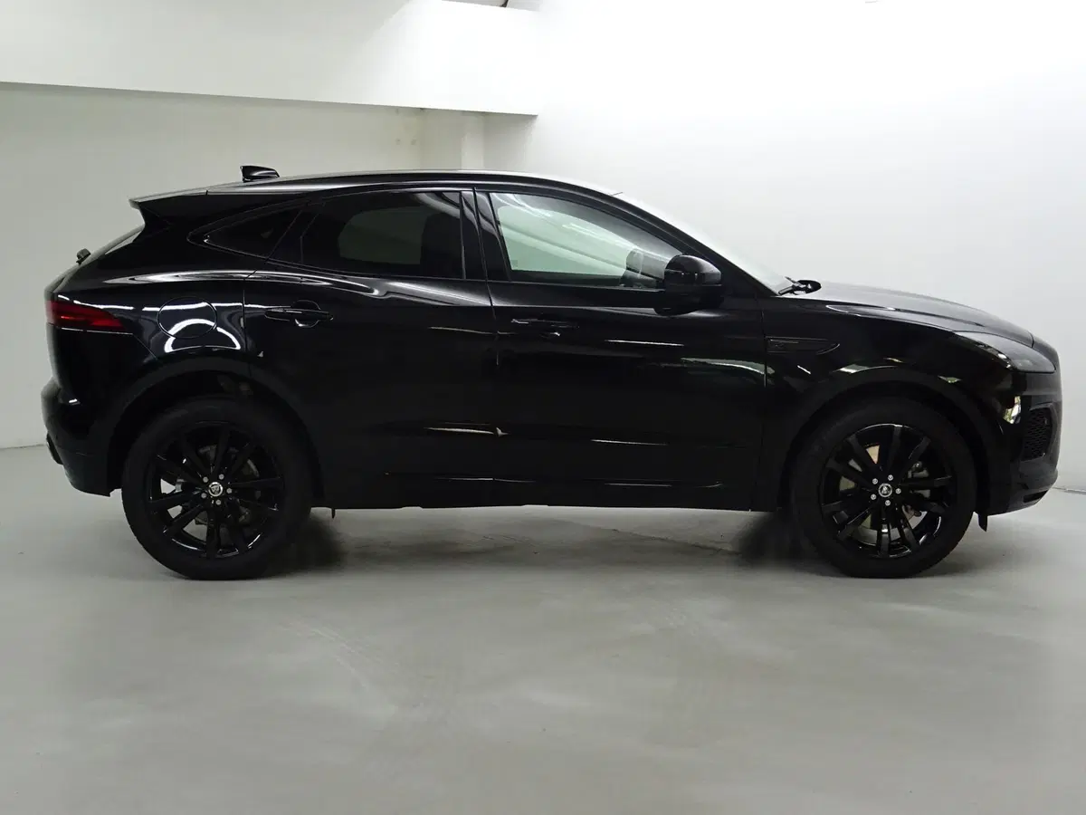 Jaguar E-Pace usata a Como (6)