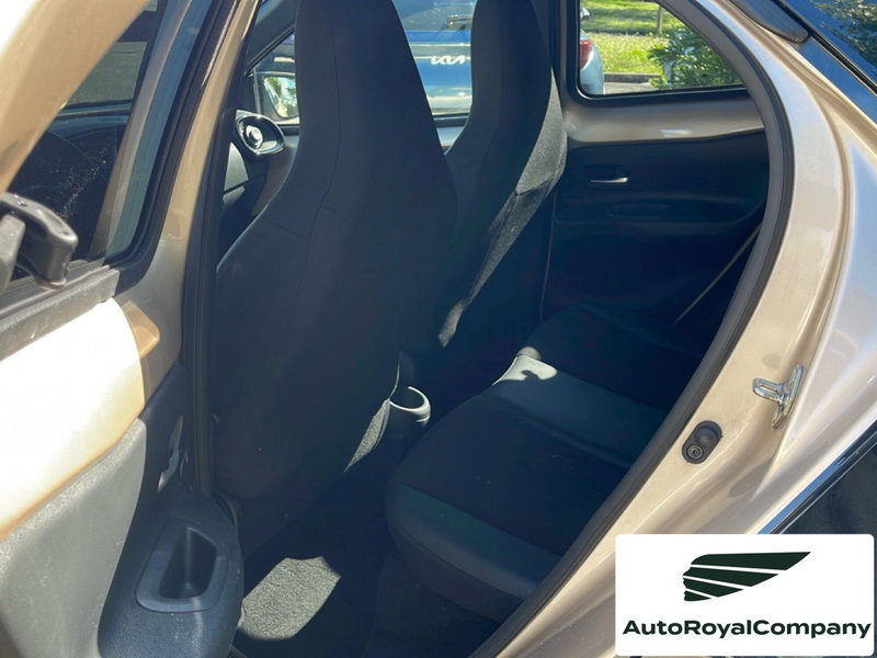 Toyota Aygo X usata a Roma (11)