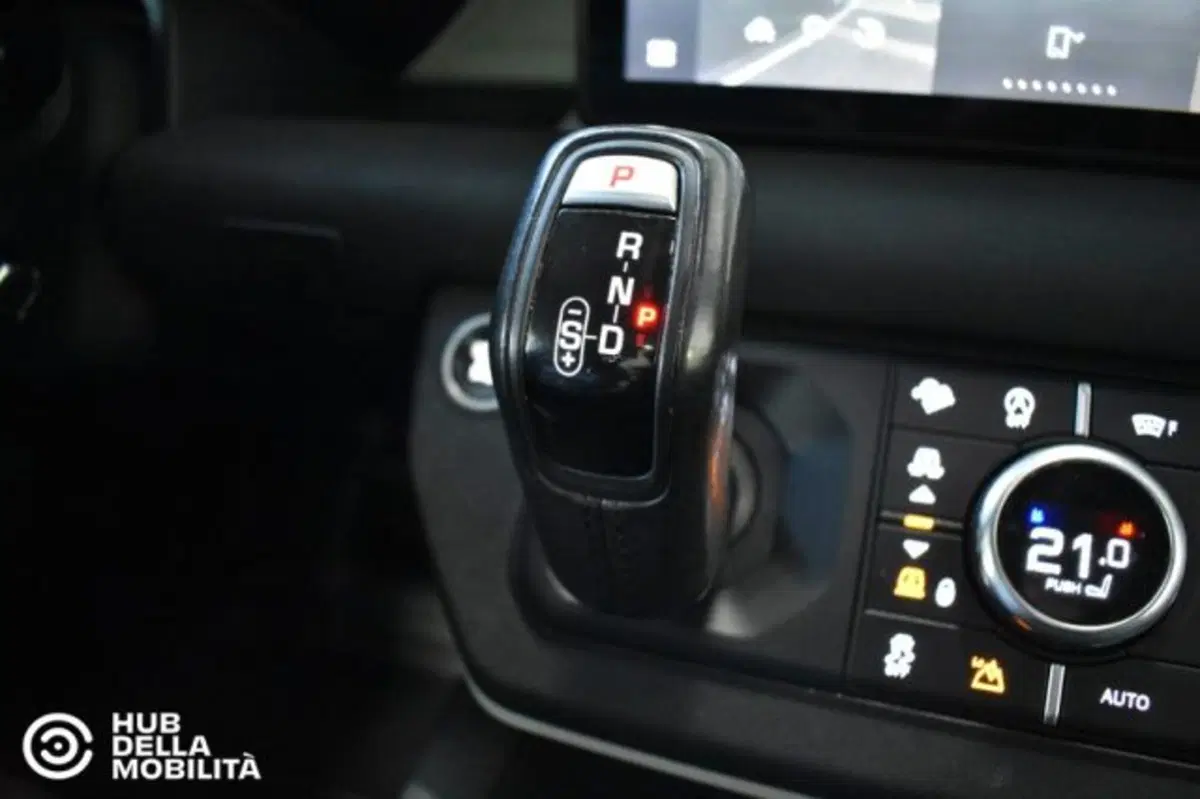 Land Rover Defender usata a Perugia (11)