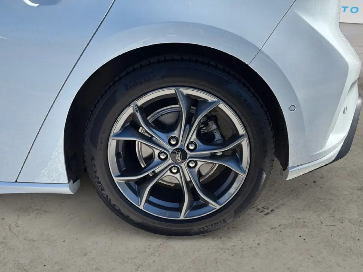Ford Focus usata a Massa-Carrara (9)