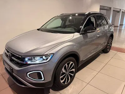 Volkswagen T-Roc 1.0 tsi Style 115cv del 2024 usata a Genova
