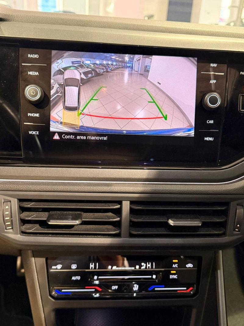 Volkswagen Taigo usata a Genova (13)