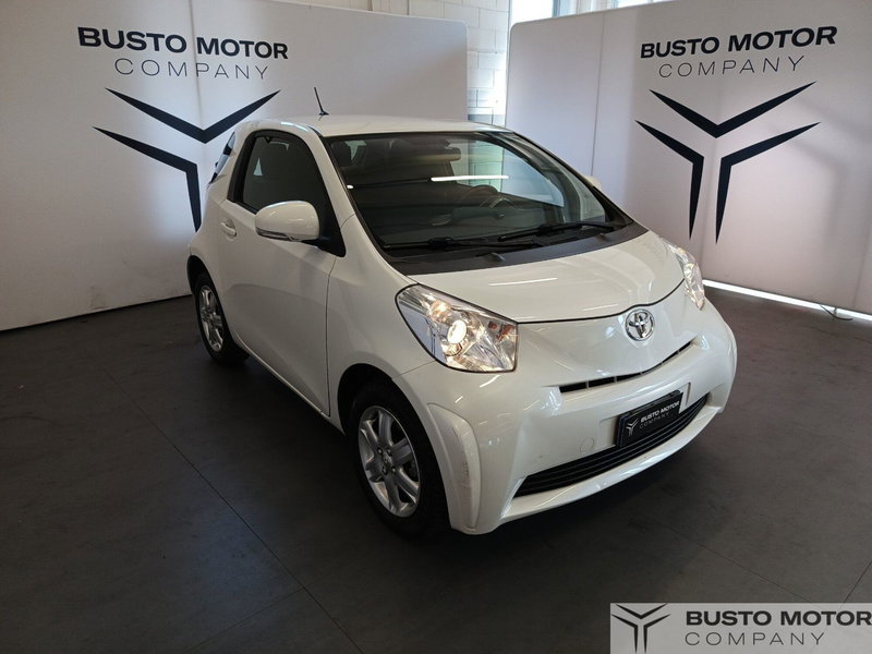 Toyota iQ usata a Varese