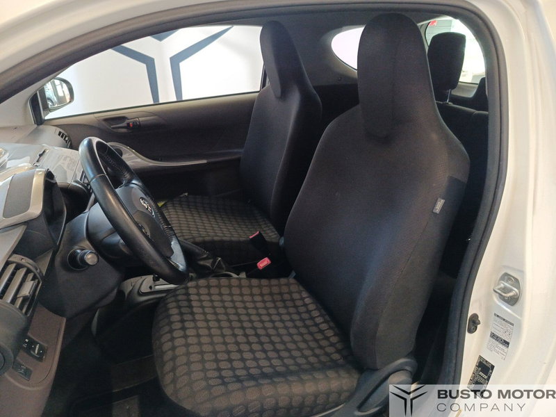 Toyota iQ usata a Varese (8)