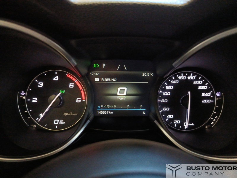 Alfa Romeo Stelvio usata a Varese (12)