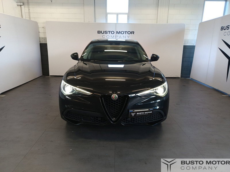 Alfa Romeo Stelvio usata a Varese (2)