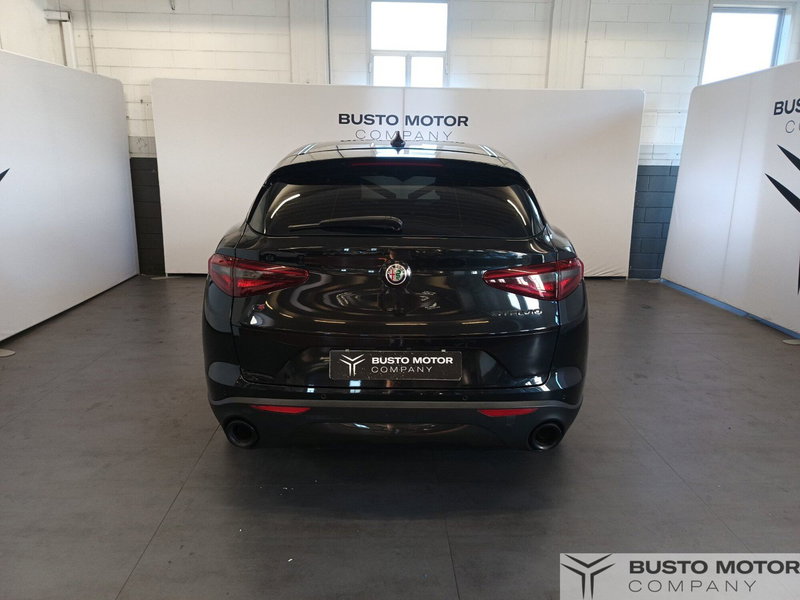 Alfa Romeo Stelvio usata a Varese (5)
