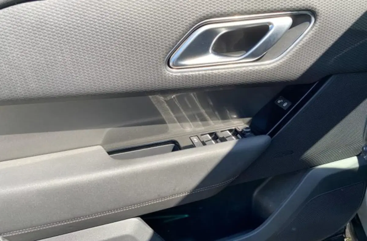 Land Rover Range Rover Velar usata a Livorno (12)