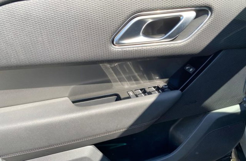 Land Rover Range Rover Velar usata a Livorno (12)