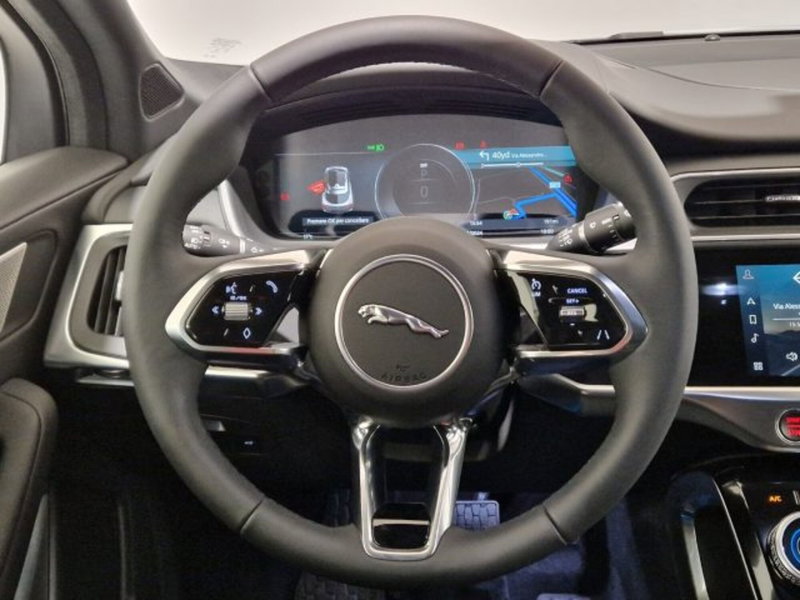 Jaguar I-Pace usata a Livorno (14)