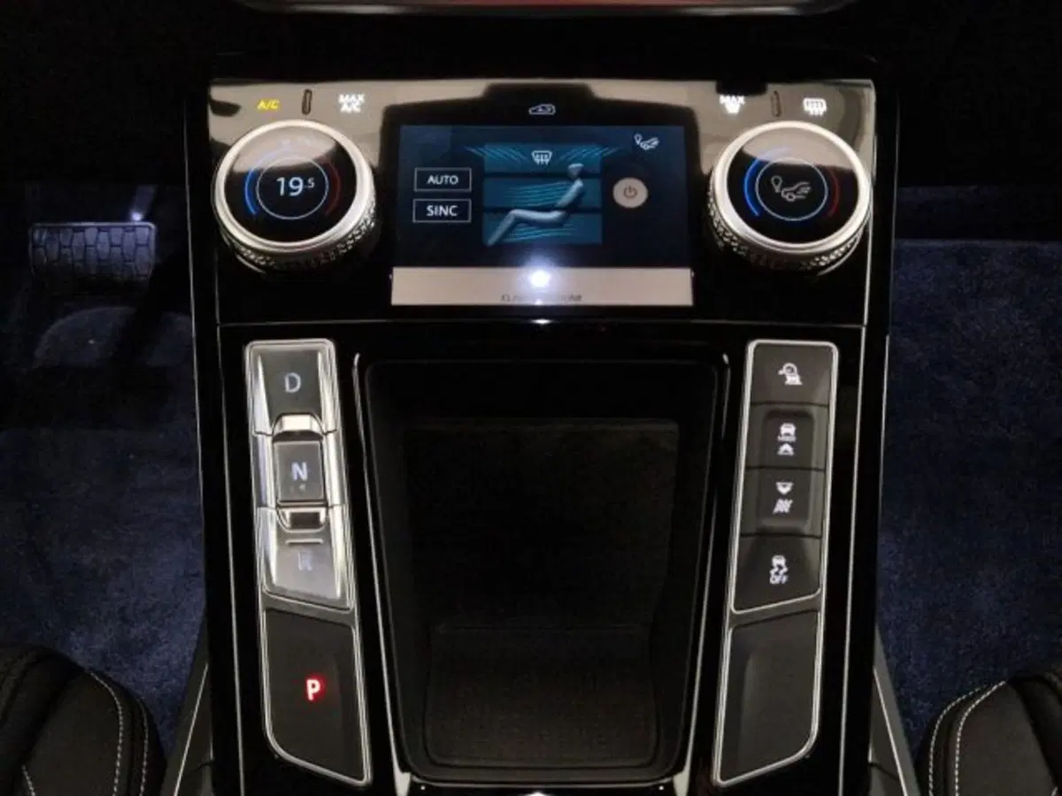Jaguar I-Pace usata a Livorno (19)