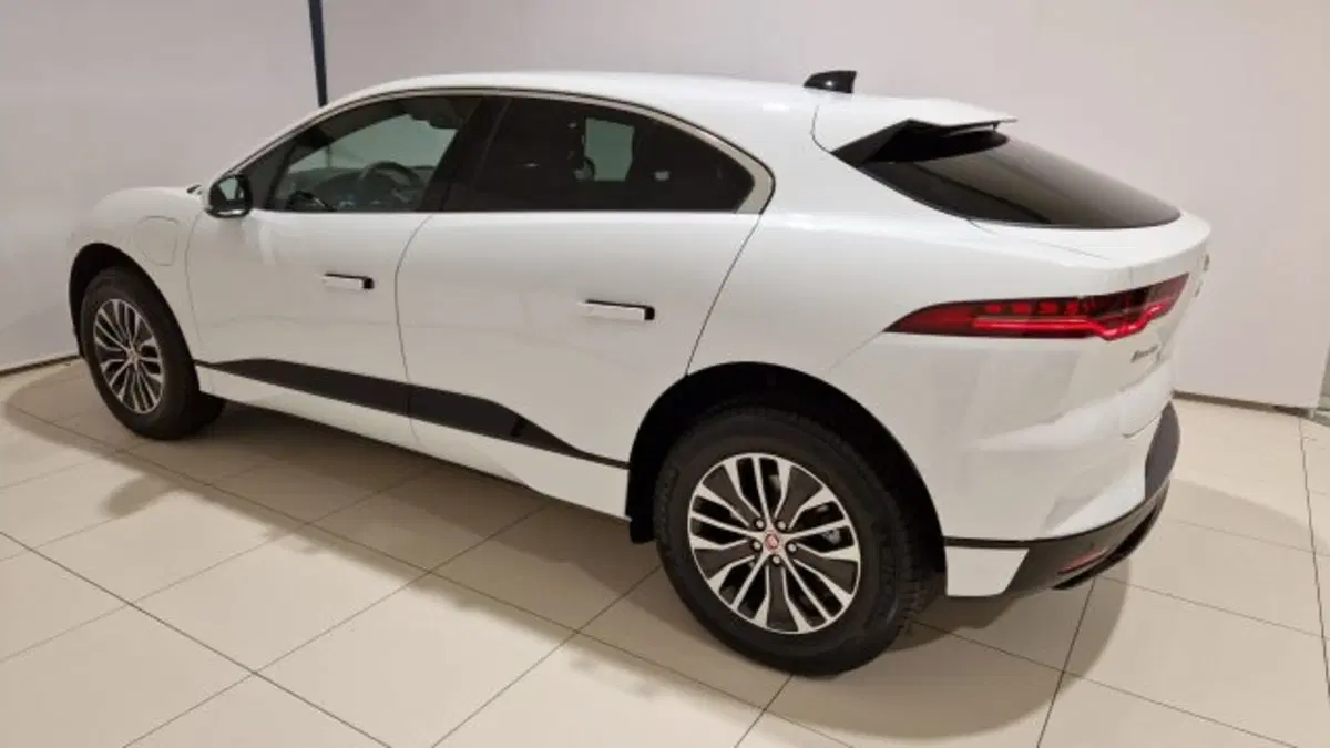 Jaguar I-Pace usata a Livorno (7)