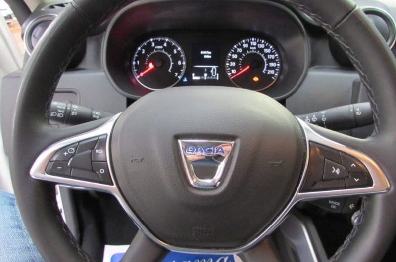 Dacia Duster usata a Milano (11)