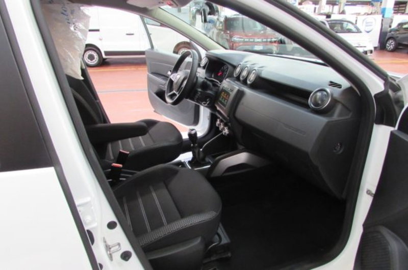 Dacia Duster usata a Milano (16)