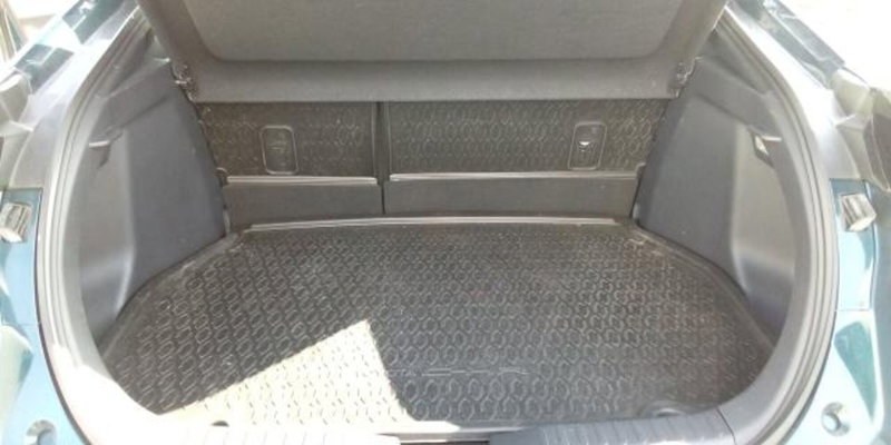 Toyota Toyota C-HR usata a Udine (12)