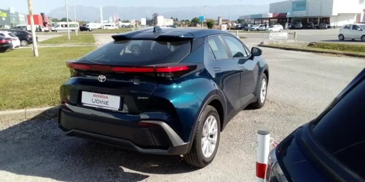 Toyota Toyota C-HR usata a Udine (4)