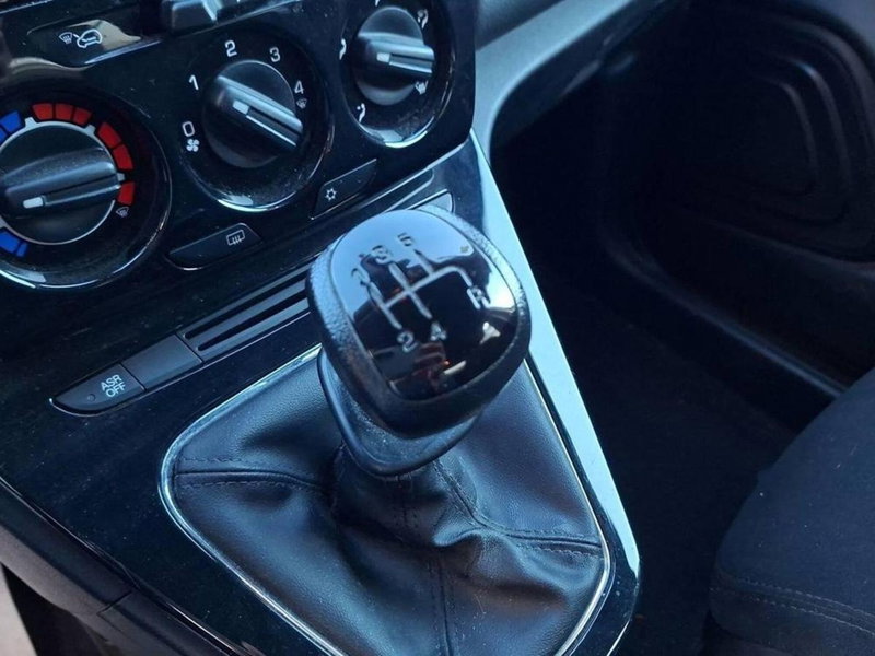 Lancia Ypsilon usata a Torino (10)