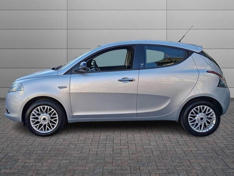 Lancia Ypsilon usata a Torino (6)