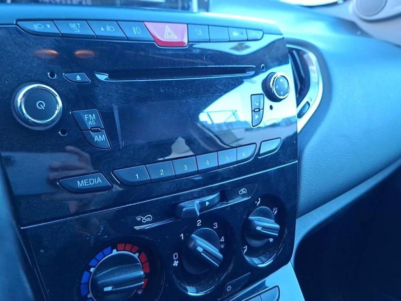 Lancia Ypsilon usata a Torino (9)
