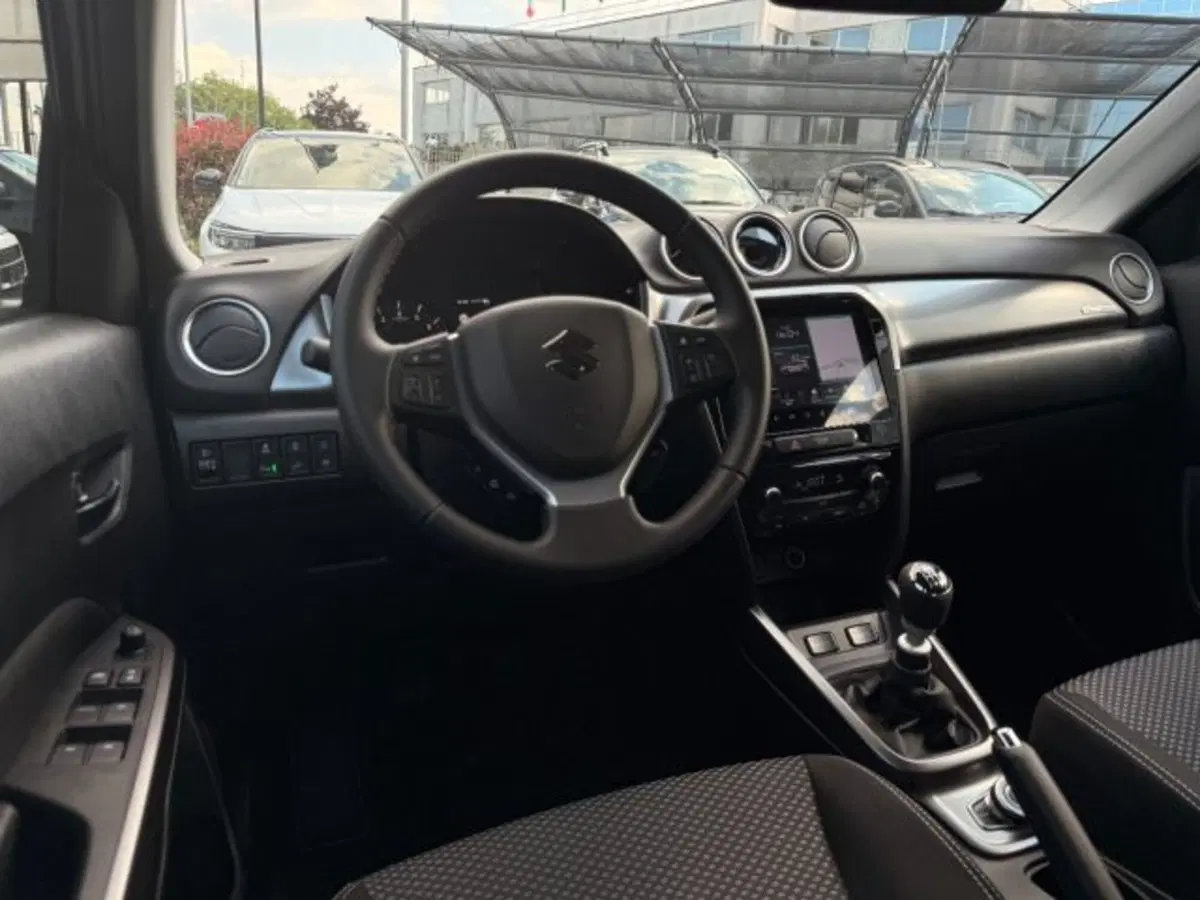 Suzuki Vitara nuova a Brescia (6)