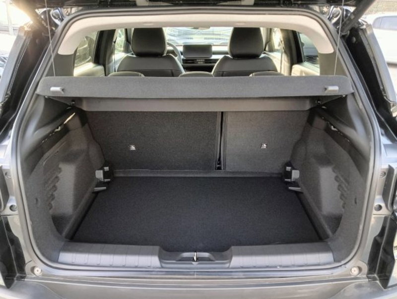 Jeep Avenger nuova a Brescia (14)