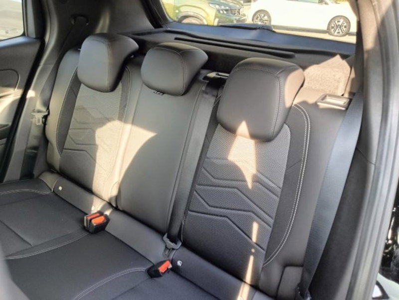 Jeep Avenger nuova a Brescia (9)