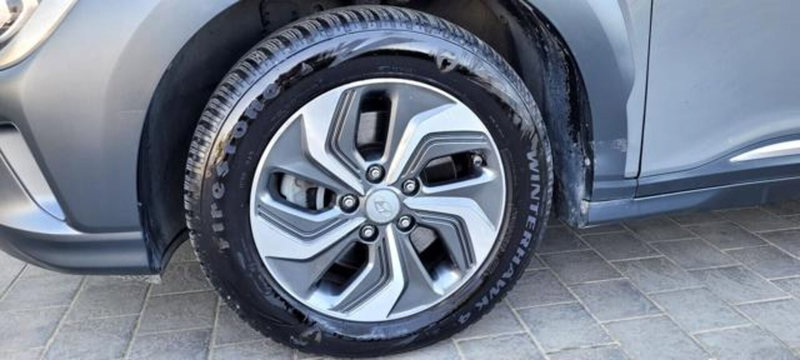 Hyundai Kona usata a Pisa (6)